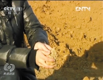 山东多地违规用麻刚沙盖楼 老板称中国人不怕悬